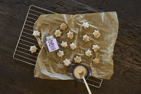 Cinnamon Date Zimtsterne - STAY SPICED !
