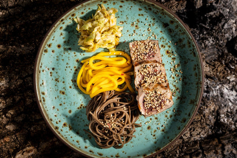 Tuna Tataki mit Tomodachi - STAY SPICED !