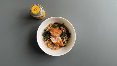 Stubenküken mit Wildem Brokkoli, Pankobrösel und Kaffeebohnen - STAY SPICED !
