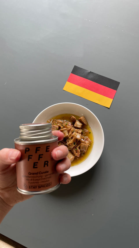Bratwurst mit Sauerkraut - STAY SPICED !