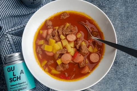 Selbstgemachte Gulaschsuppe