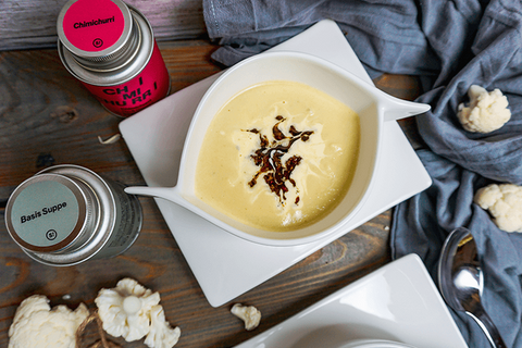 Karfiolsuppe mit STAY SPICED ! Chimichurri & Crème Fraîche Topping