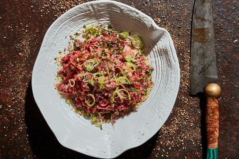 Rote Bete Spätzle mit Räucherschotten
