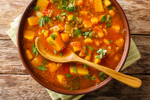 Butternuss-Gulasch mit selbst gebackenem Bauernbrot