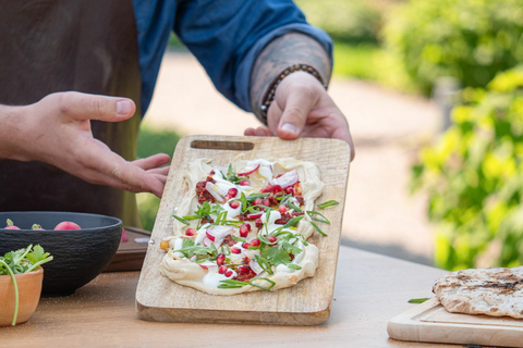 Hummus-Board mit S! Harissa und Fladenbrot