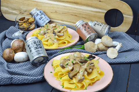 Pasta mit cremiger Parmesan-Pilz-Sauce - STAY SPICED !