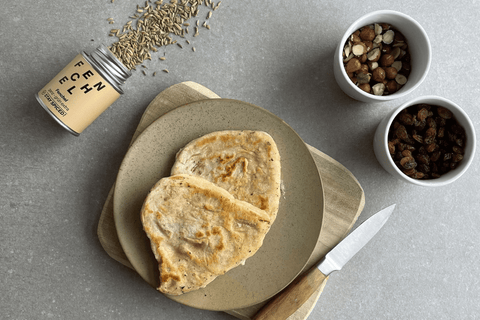 Naanbrot mit Fenchel, Haselnüssen und Rosinen - STAY SPICED !