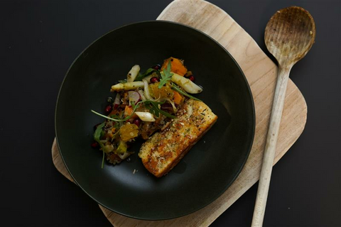 Süßkartoffelsalat mit Quinoa, Granatapfel und Halloumi