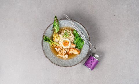 Misosuppe mit Pak Choi, Tofu und Pilzen - STAY SPICED !