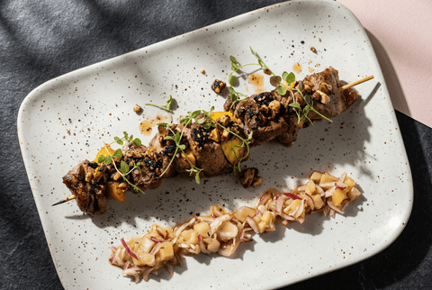 Iberico Schwein mit Radicchio und Pfirsich - STAY SPICED !