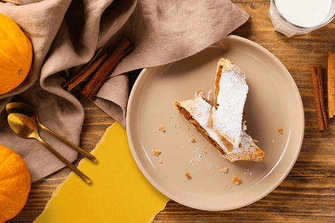 Süßer Kürbisstrudel mit Nüssen und Datteln - STAY SPICED !