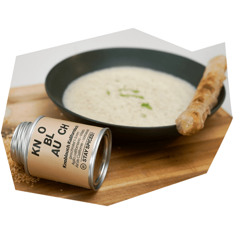 Knoblauch-Vanille-Suppe mit knusprigem Garnelenstangerl